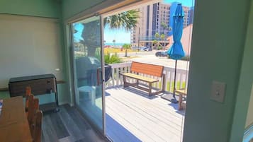 House, Multiple Beds, Patio, Beach View (Casa Rosita) | Interior