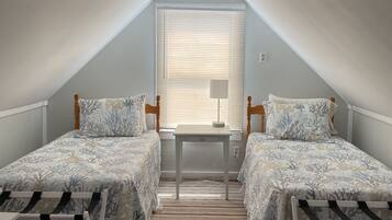 4 slaapkamers, een strijkplank/strijkijzer, gratis wifi, beddengoed