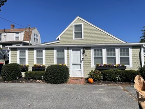 Exterior - Relaxing Water view Onset Beach 3 bedrooms walking distance to everything (Wareham)