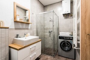 Shower, free toiletries, hair dryer, towels