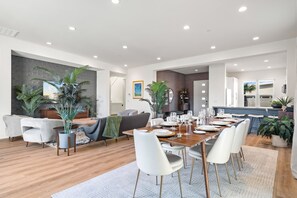 Dining - Brand new luxury home near Tahquitz Creek Golf Course with mountain views! (Palm Springs)