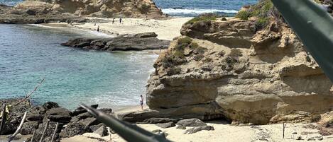 沙滩椅、沙滩毛巾