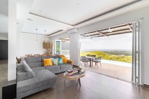 Smart-TV, peis, videospill og DVD-spiller