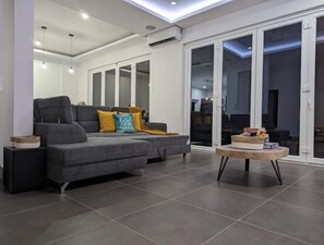 Smart-TV, peis, videospill og DVD-spiller