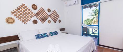 Minibar, free WiFi, bed sheets