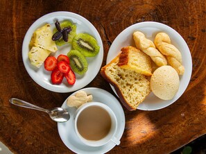 Bao gồm bữa sáng buffet hàng ngày 