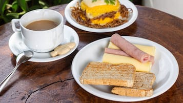 Petit déjeuner buffet compris tous les jours