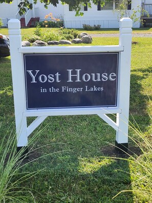 Property grounds - Peaceful Finger Lakes Farm Country Retreat (Waterloo)