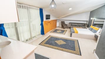 Standard Studio, 1 Katil Kelamin (Double), City View | Peralatan tempat tidur premium, peti besi dalam bilik