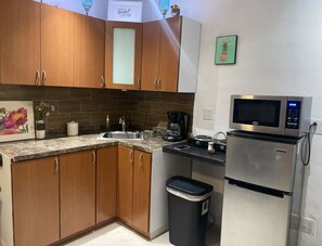 Fridge, microwave, stovetop, coffee/tea maker - Coxy Zone / Zona Coqueta (Carolina)