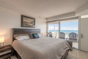 1 bedroom, desk, free WiFi, bed sheets - DBR Direct Oceanfront Condo, Daytona Beach, sleeps 6 (Daytona Beach)