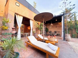 屋外ダイニングエリア