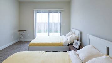 5 bedrooms, WiFi, bed sheets