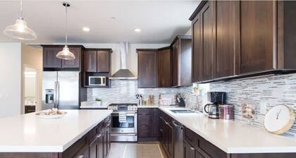 Massive Stylish Home in an Amazing Location in San Francisco!