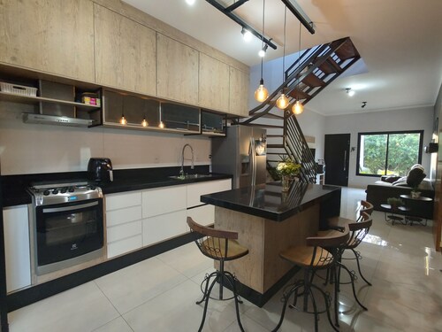 Sobrado Inteiro Condomínio Fechado