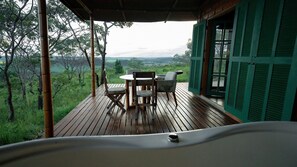 Bungalow | Outdoor dining