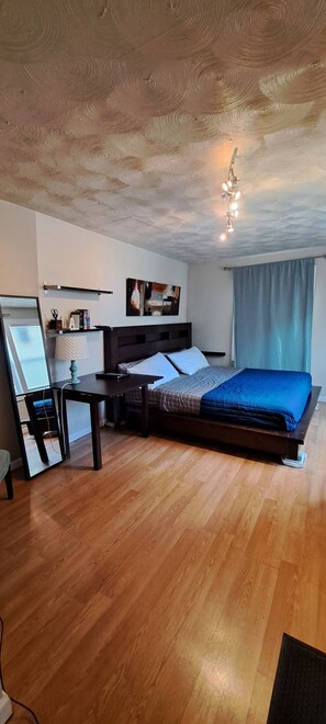 1 chambre, bureau, fer et planche à repasser, Wi-Fi gratuit