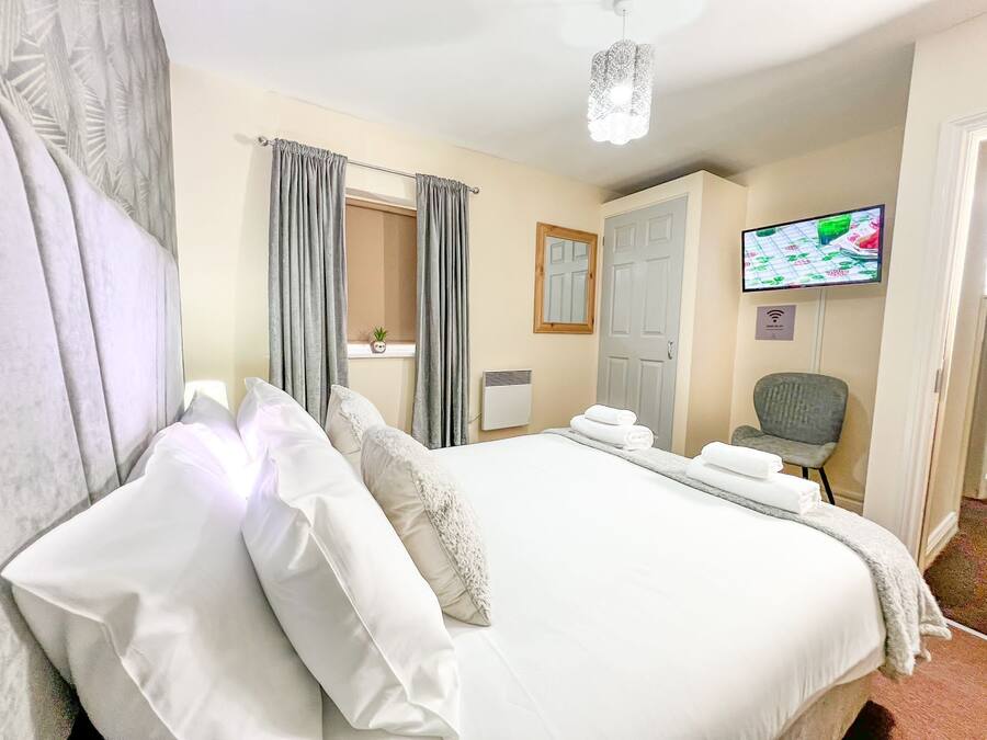 Peralatan tempat tidur hipoalergenik, dihias secara berasingan