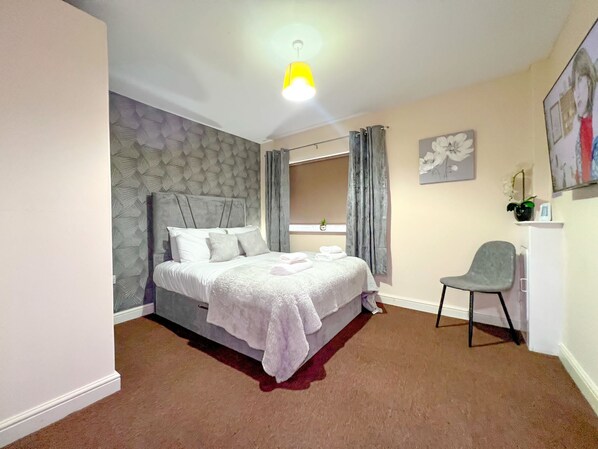Comfort Double Room, Shared Bathroom (Ground Floor)