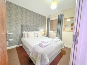 Chambre Confort double, salle de bains commune (Ground Floor) | Literie hypoallergénique, décor unique, ameublement unique