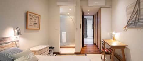 5 bedrooms, in-room safe, iron/ironing board, free WiFi