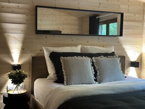 2 室のベッドルーム、アイロン / アイロン台、WiFi、ベッドシーツ