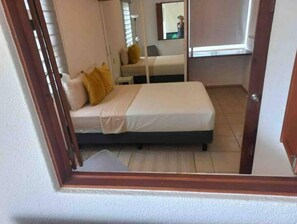 3 chambres, fer et planche à repasser, Wi-Fi gratuit, draps fournis