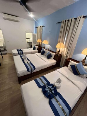 1 غرفة نوم وخزنة داخل الغرفة ومكتب وواي فاي مجانًا