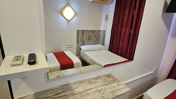 Basic Twin Room | Desk, free WiFi, bed sheets