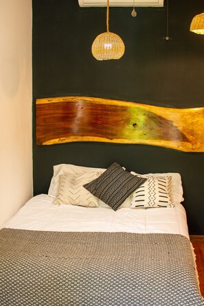 3 bedrooms, in-room safe, desk, iron/ironing board