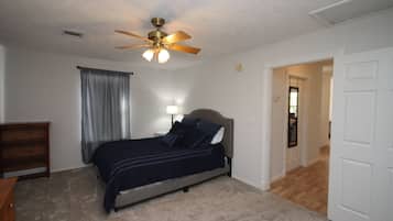 1 bedroom, in-room safe, free WiFi, bed sheets