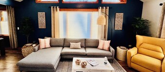 Cozy Getaway by the Lake
