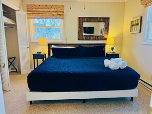 4 bedrooms, desk, iron/ironing board, travel crib - TopView-HotTub-PoolTable-2King-FireTable-Fireplace-Arcade-Location-Pickleball (Seven Devils)