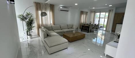 智能电视、电子游戏