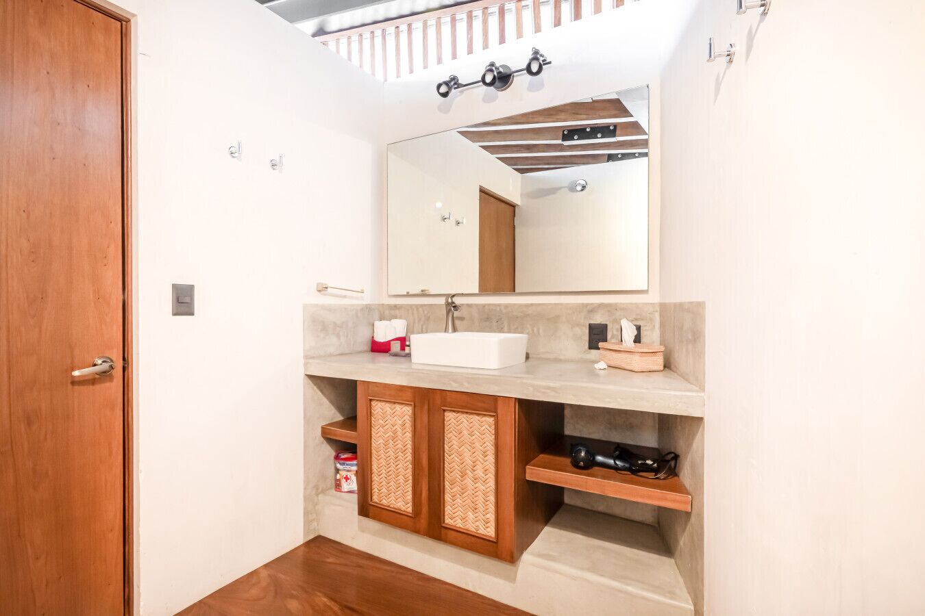 ヘアドライヤー、タオル