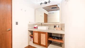 ヘアドライヤー、タオル