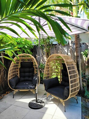 Signature studio, 1 kingsize bed, niet-roken, keuken ((No Pool Access)) | Terras