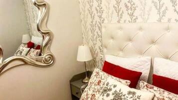 2 slaapkamers, een strijkplank/strijkijzer, reisbedje, wifi