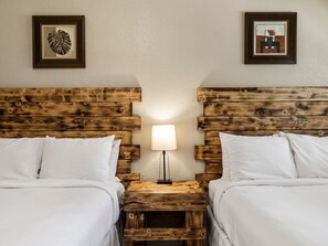 Deluxe Studio Suite | Iron/ironing board, free WiFi, bed sheets