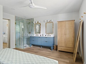 Premium Cabin | Iron/ironing board, free WiFi, bed sheets - The Claire Hotel (Canyon Lake)