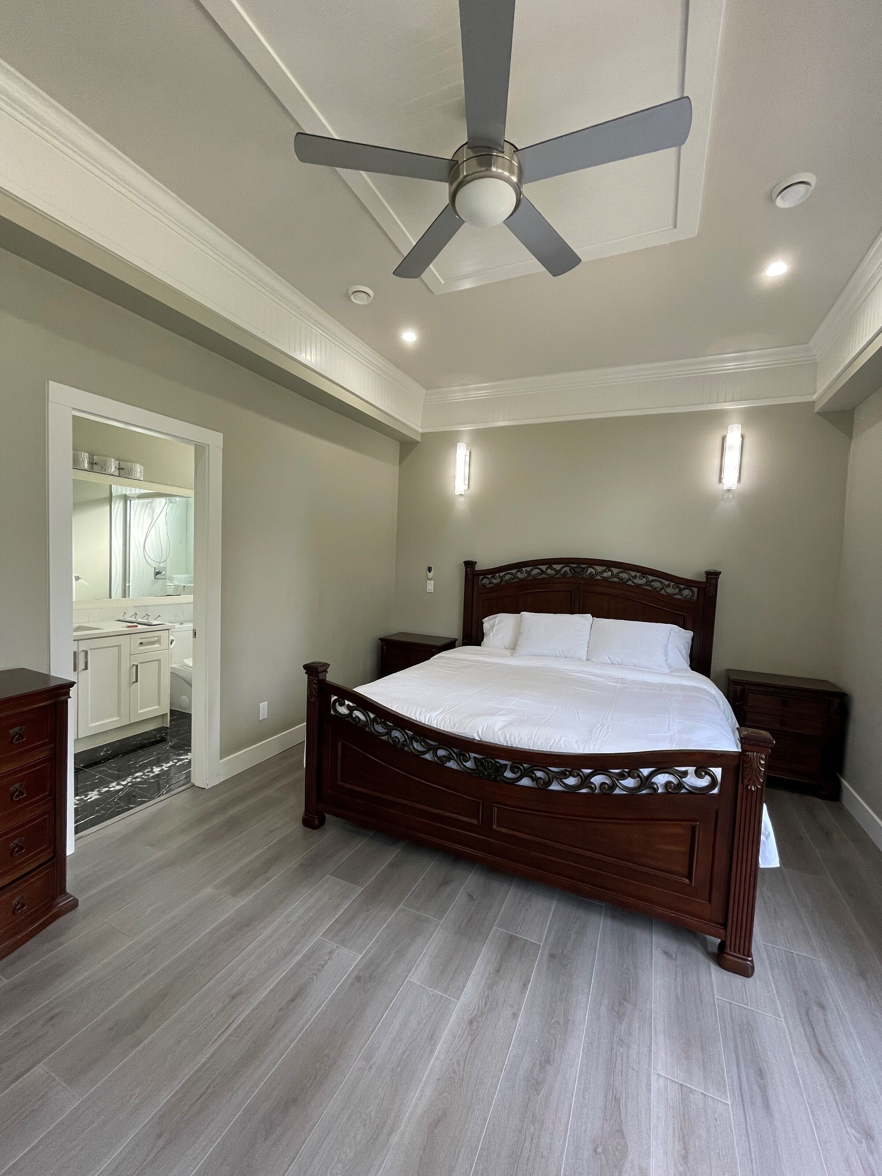 2 bedrooms, iron/ironing board, free WiFi, bed sheets