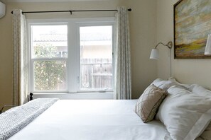 2 chambres, bureau, fer et planche à repasser, Wi-Fi gratuit