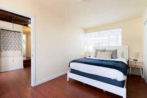 2 bedrooms, desk, iron/ironing board, free WiFi