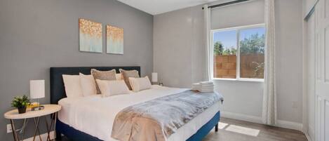 2 dormitorios, escritorio, tabla de planchar con plancha y wifi gratis