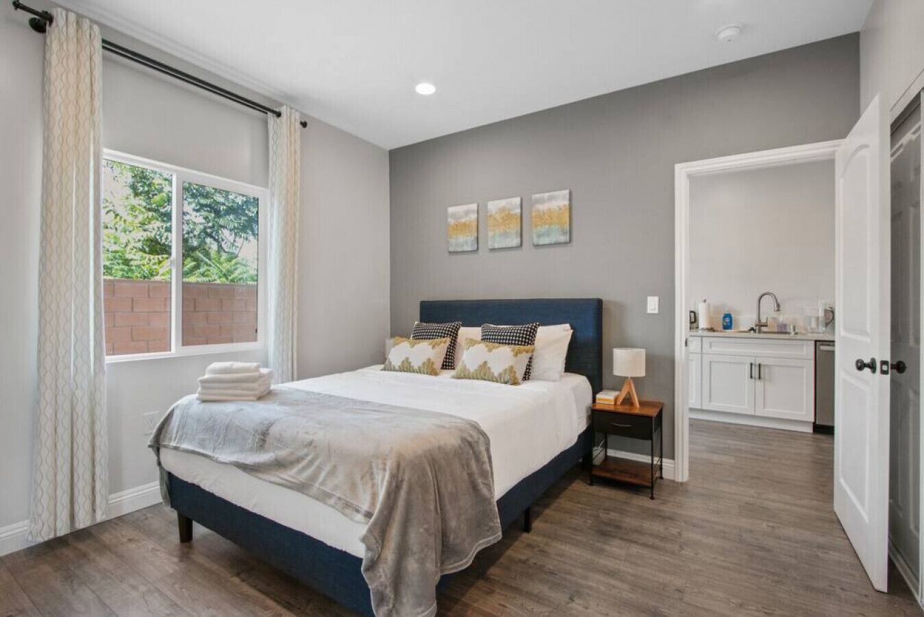 2 多间卧室、办公桌、熨斗/熨衣板、免费 WiFi