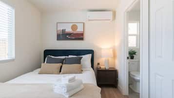 2 bedrooms, iron/ironing board, free WiFi, bed sheets