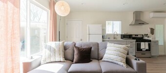 Family-Friendly Ontario Getaway: Open Concept 2-Bedroom Unit with High-Speed Internet Near Ontario Airport.