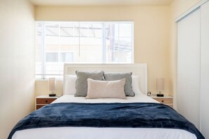 1 غرفة نوم ومكتب ومكواة/لوح كي وواي فاي مجانًا