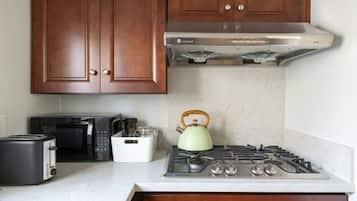 Refrigerador, microondas, parrilla de estufa y lavavajillas