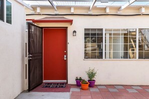 تفاصيل الفندق من الخارج